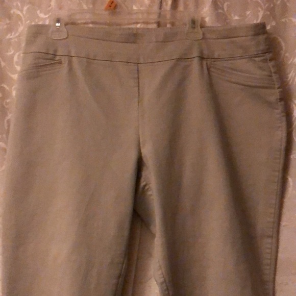 Croft & Barrow Capri Pants 18 regular - Picture 12 of 14